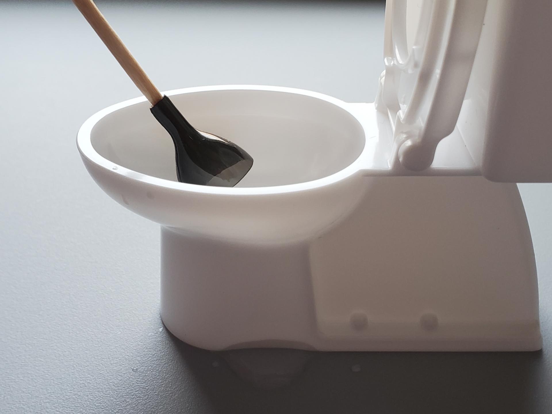 スッポンでトイレの詰まりを解消するやり方を解説